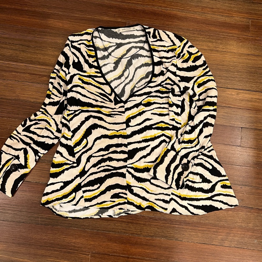 Zara shirt size XS